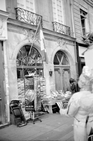 Abbey Bookshop (English-language)